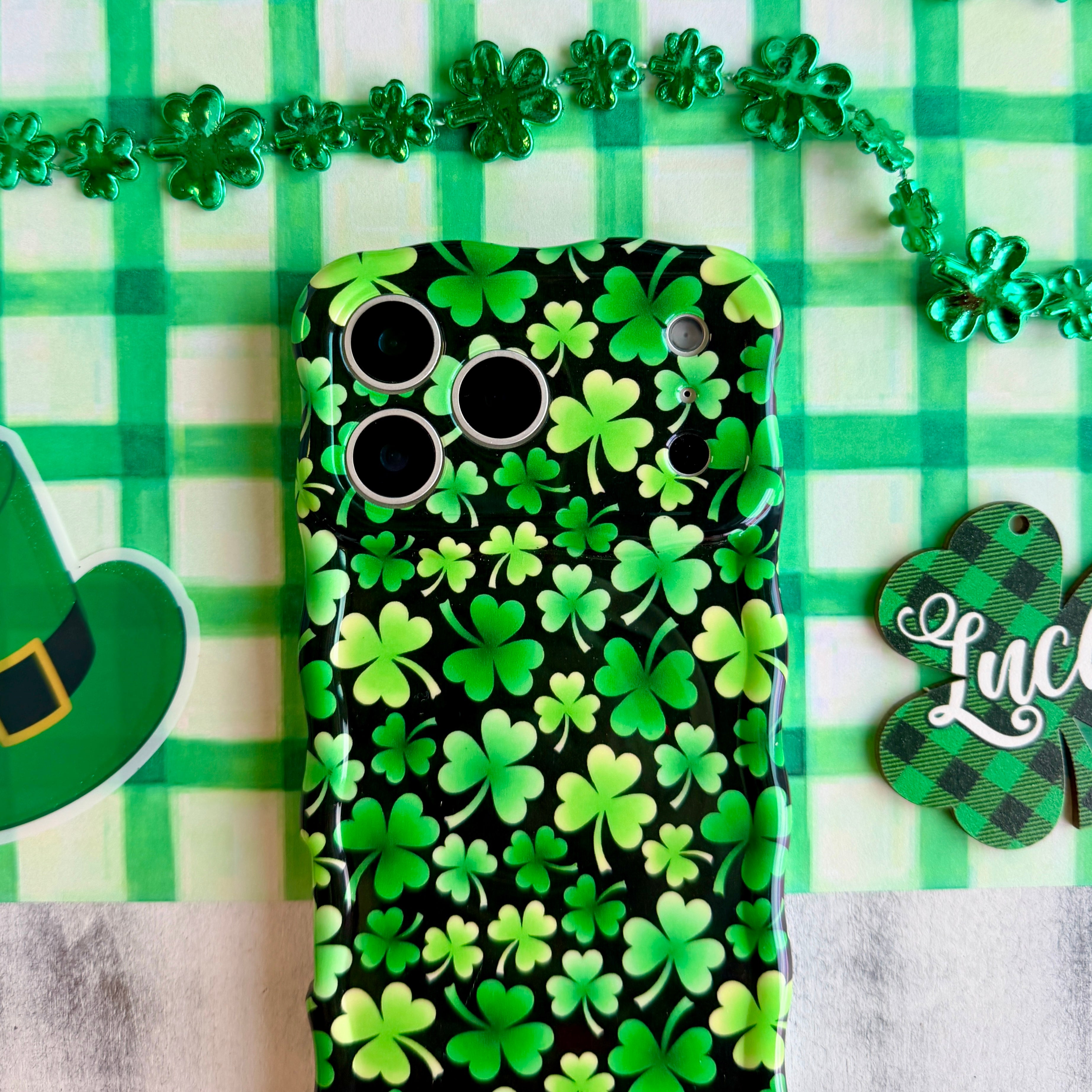 Shamrock Wavy Case | St. Patrick's Day & Lucky Clover iPhone
