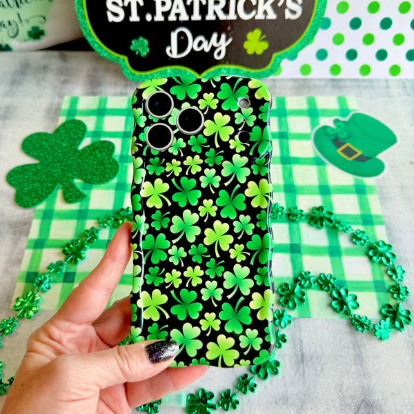 Shamrock Wavy Luxe MagSafe Case