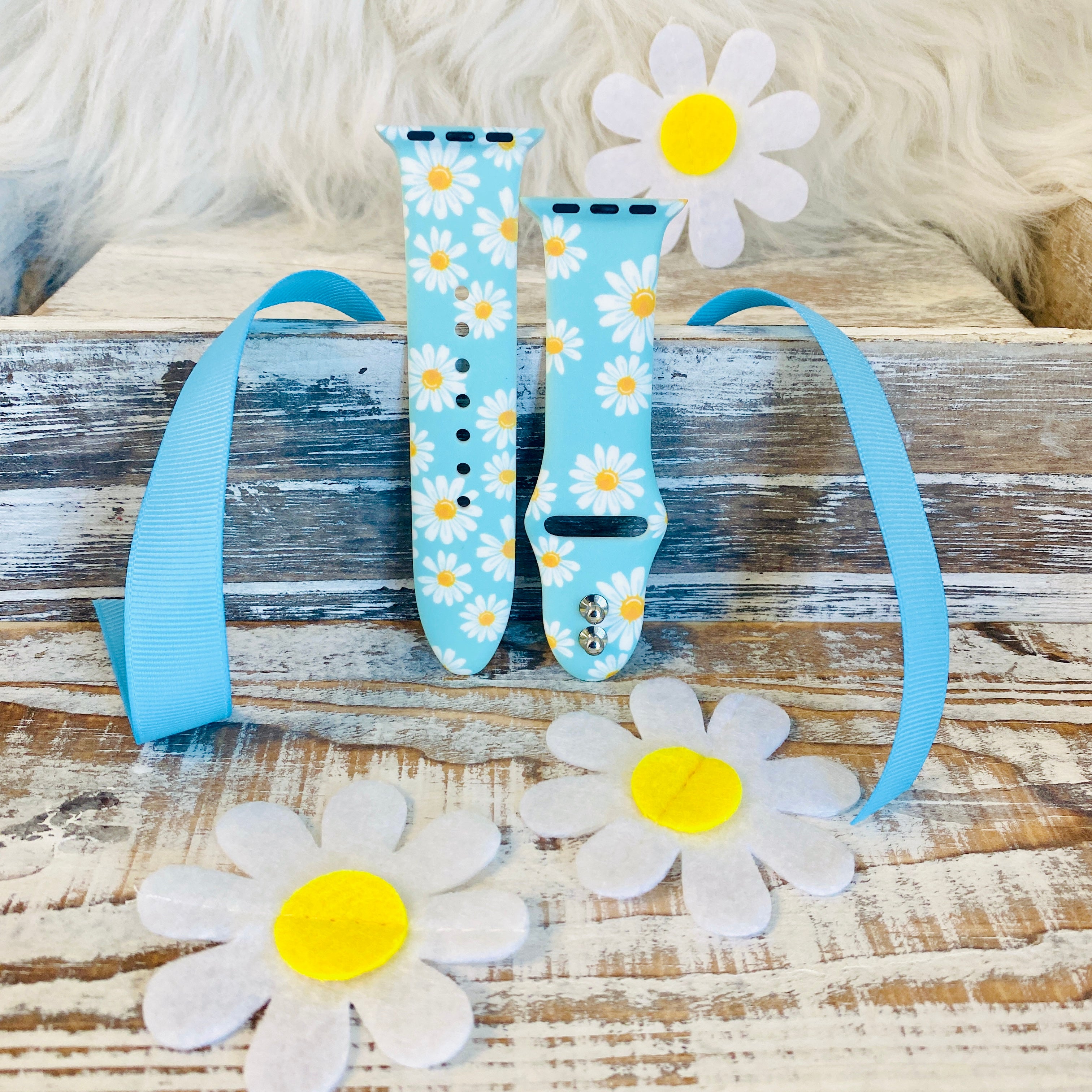 Spring Daisies Print Silicone Band For Apple Watch Two Colors Available
