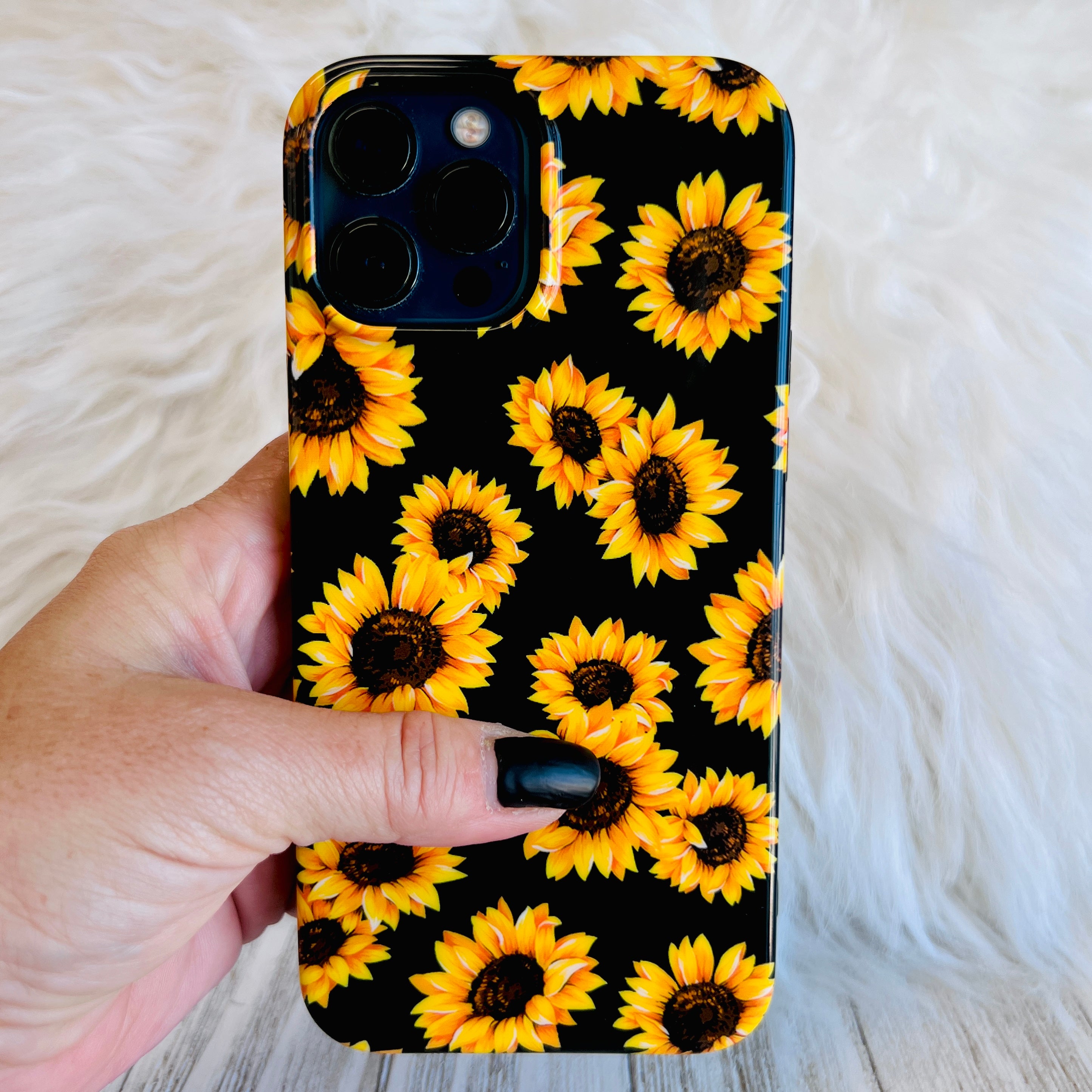 Cute Checkered Flowers Phone Case for iPhone 11, 12, 13, 14, Pro